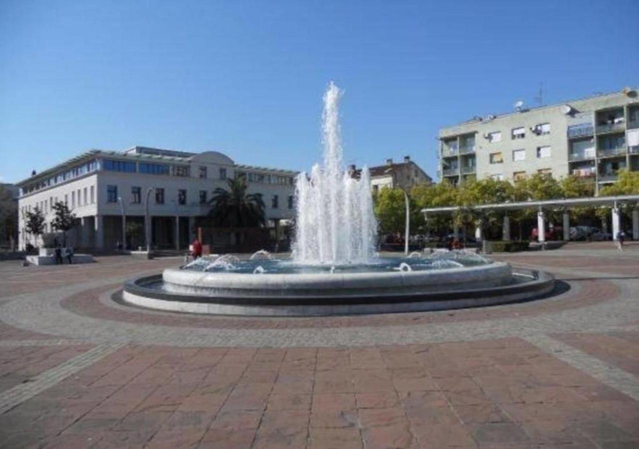 פודגוריצה Center Lux Apartment מראה חיצוני תמונה